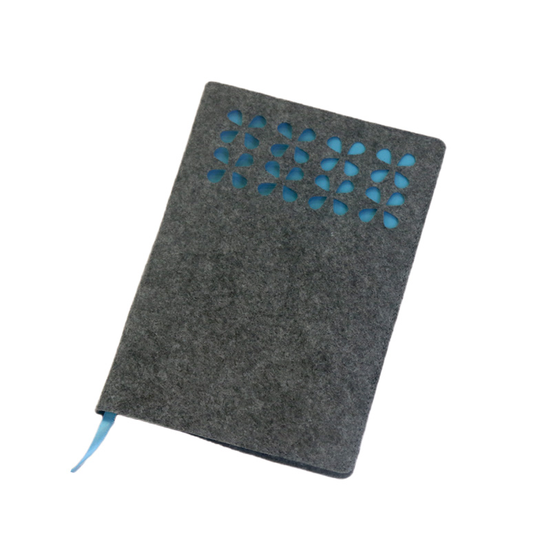 Plüss notebook